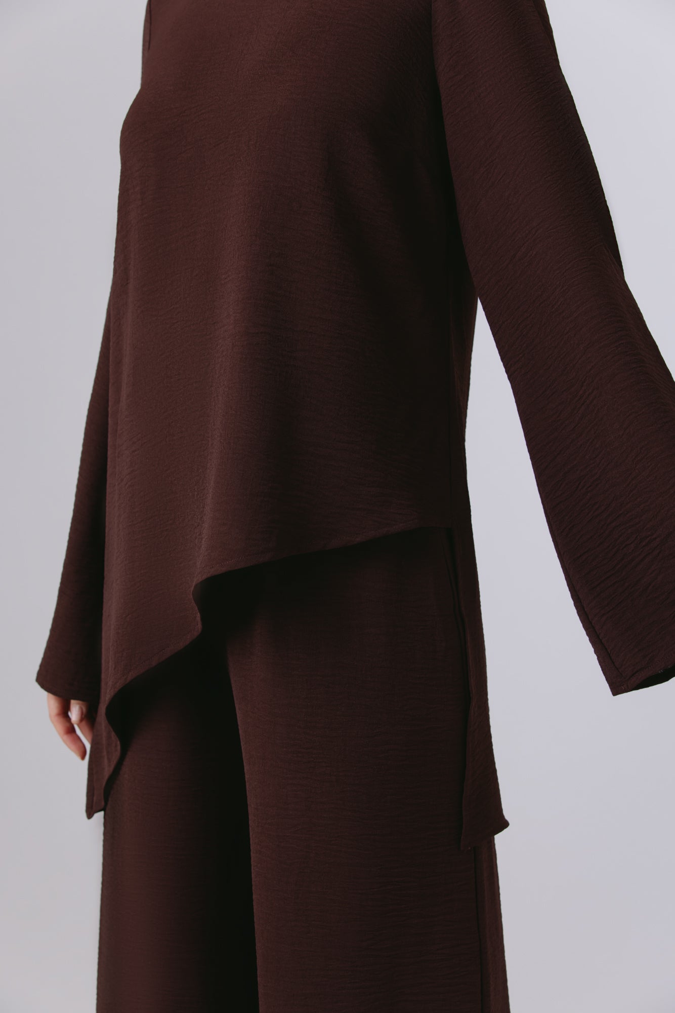 Naya — Asymmetric Set (Chestnut)