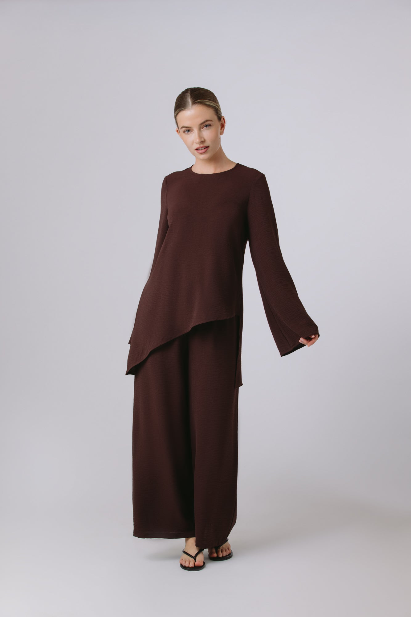 Naya — Asymmetric Set (Chestnut)