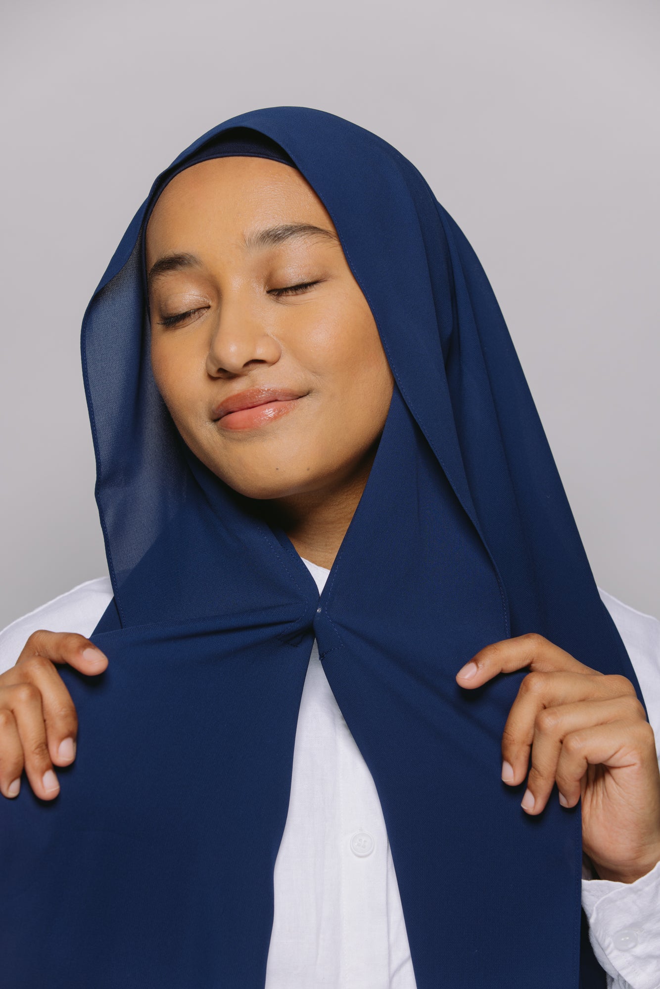 Midnight Ocean — Instant Chiffon Hijab with Built-in Magnets