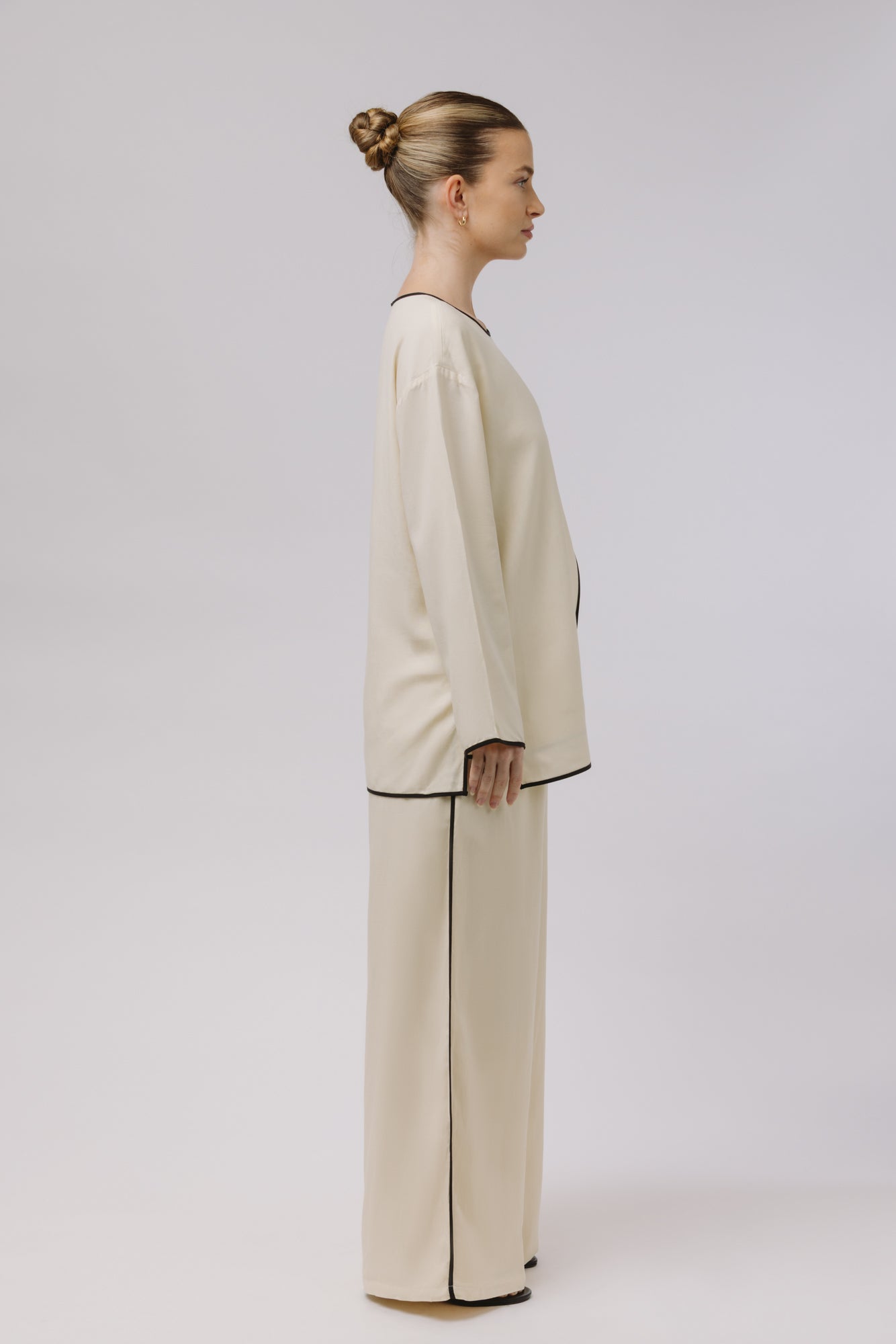 Asiya — Linen Set with Contrast Piping