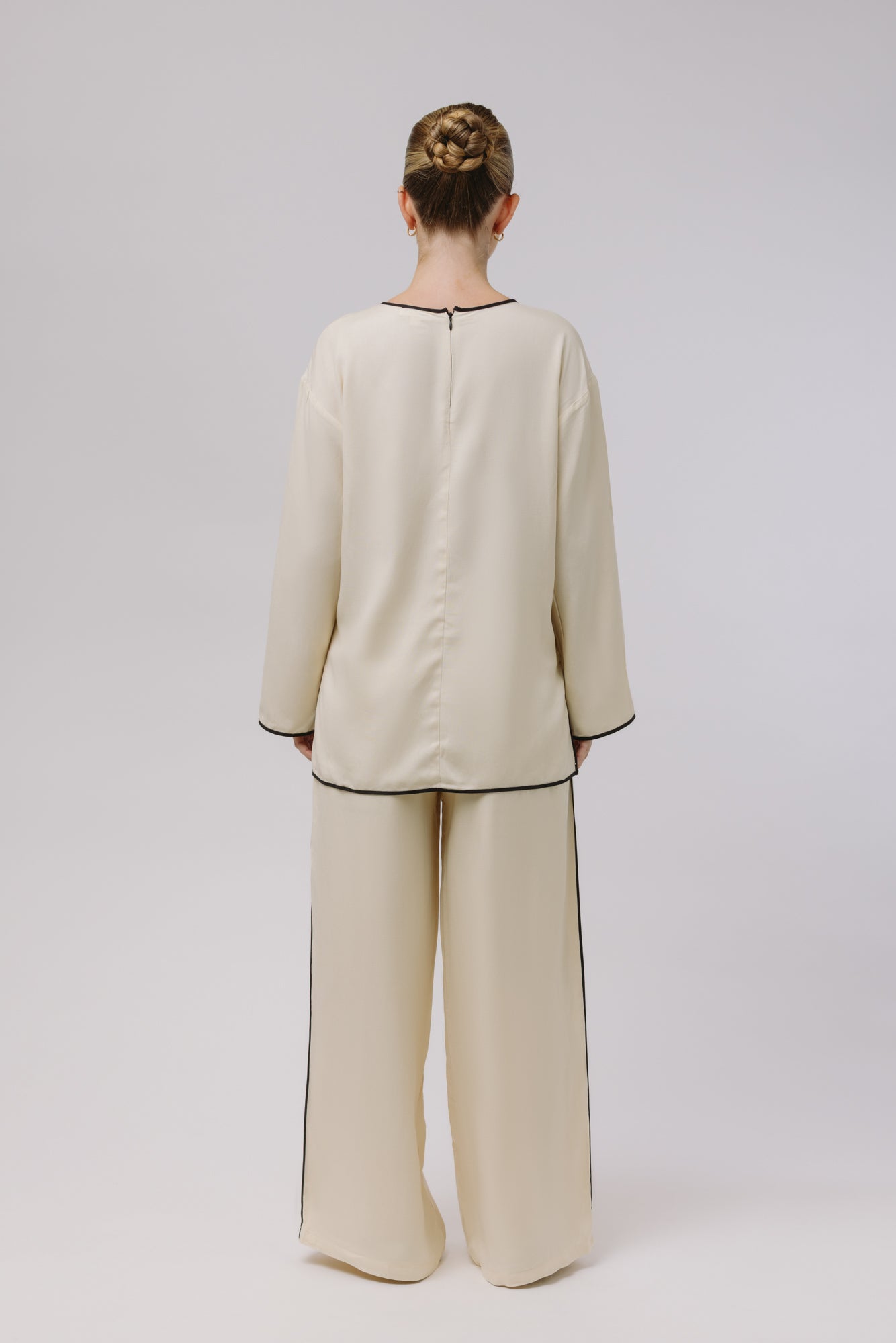 Asiya — Linen Set with Contrast Piping