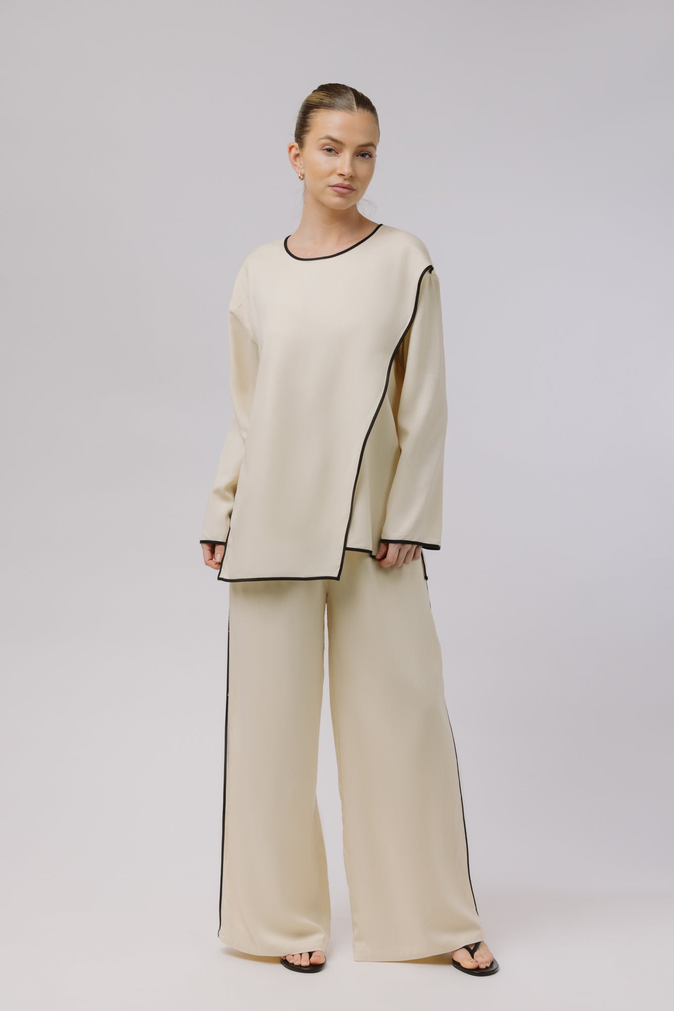 Asiya — Linen Set with Contrast Piping