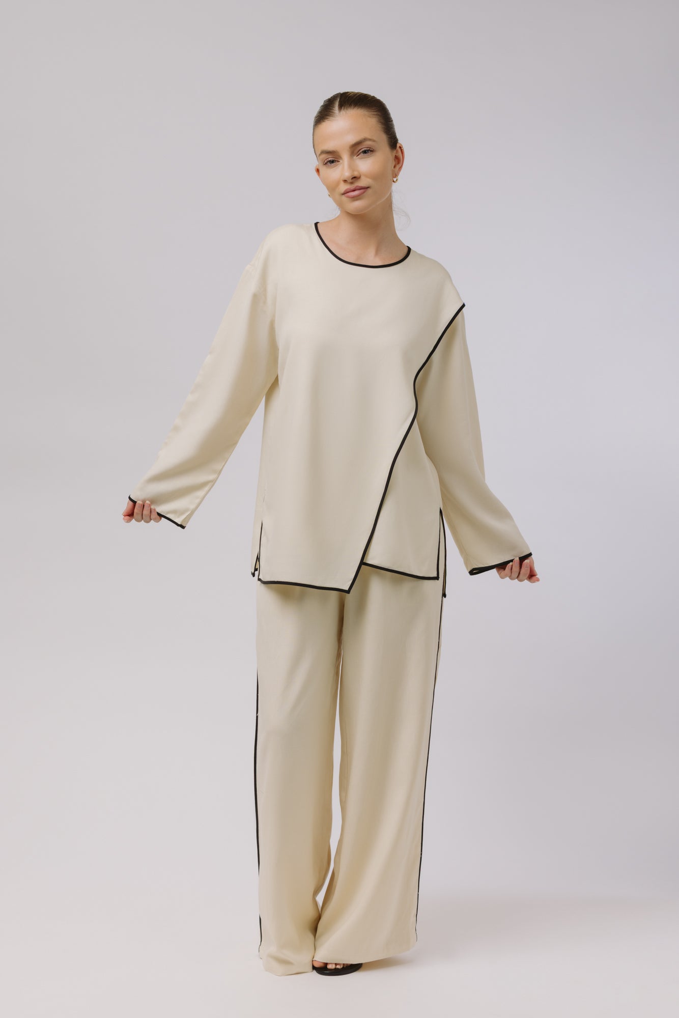 Asiya — Linen Set with Contrast Piping