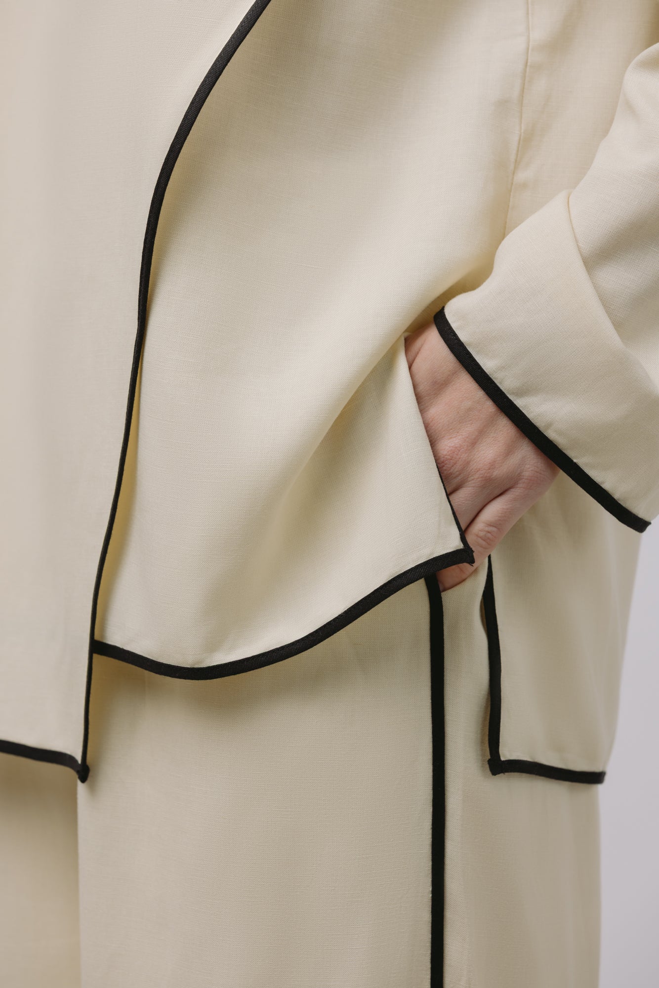 Asiya — Linen Set with Contrast Piping