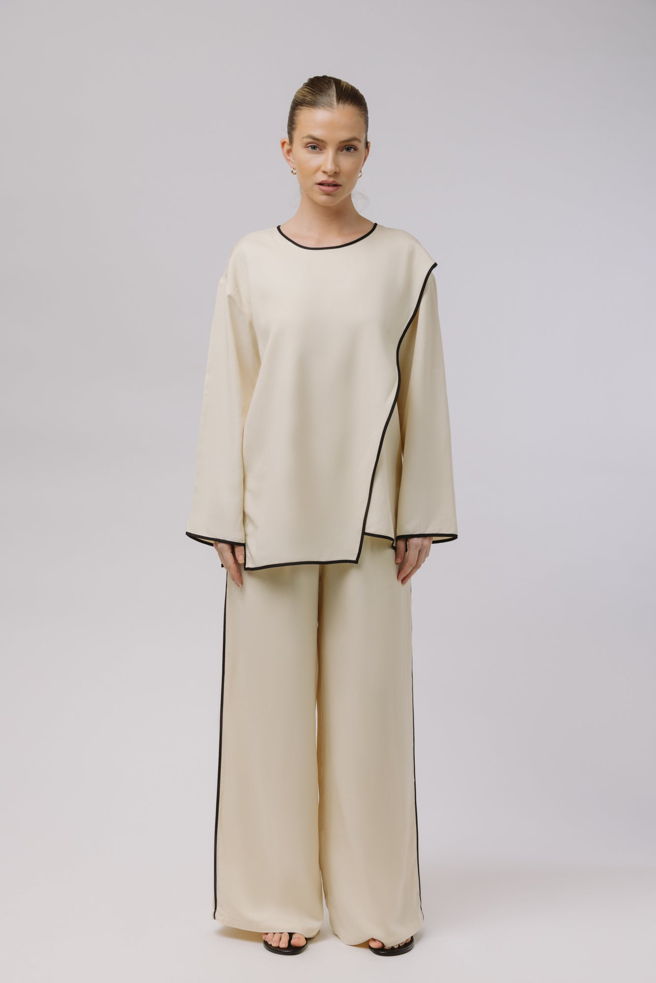 Asiya — Linen Set with Contrast Piping