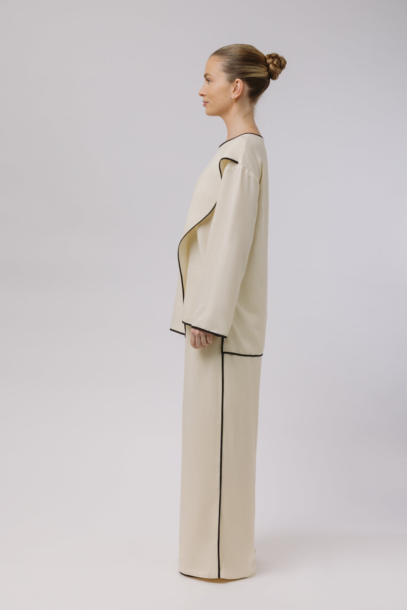 Asiya — Linen Set with Contrast Piping