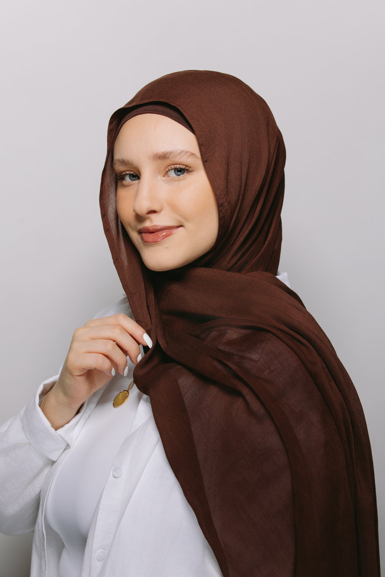 Chestnut — Instant Modal Hijab with Matching Magnets