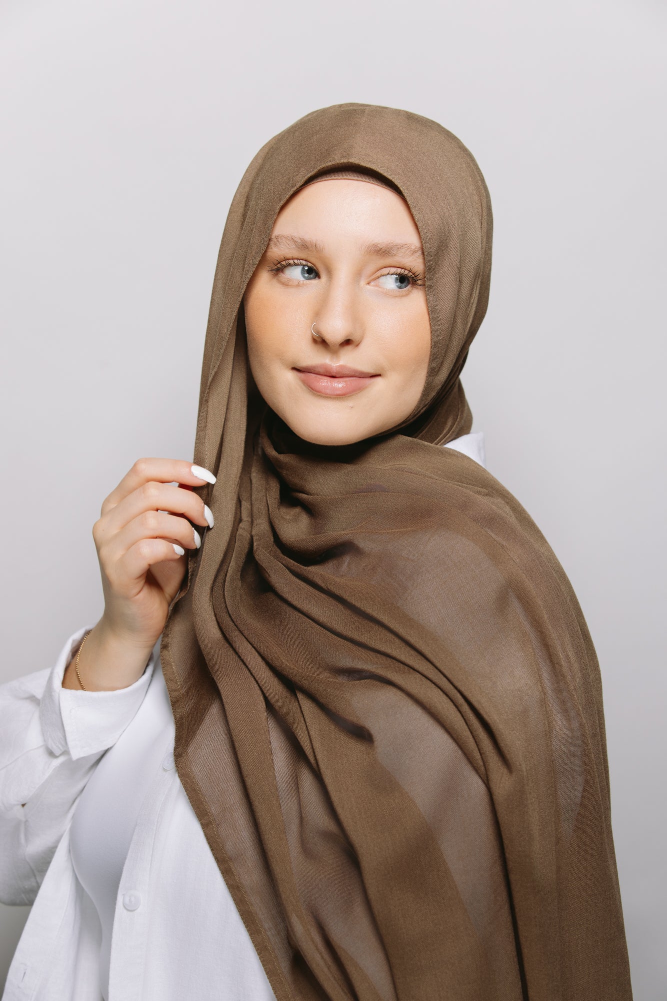 Walnut — Instant Modal Hijab with Matching Magnets